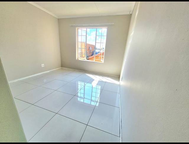 2 BEDROOM APARTMENT FOR SALE IN MONAVONI